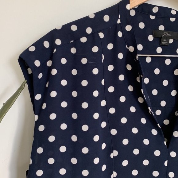 J. Crew Drapey cap-sleeve top in polka dot Navy and White L NWT - Picture 2 of 12